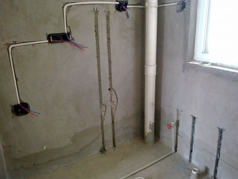 廚房改的水電。